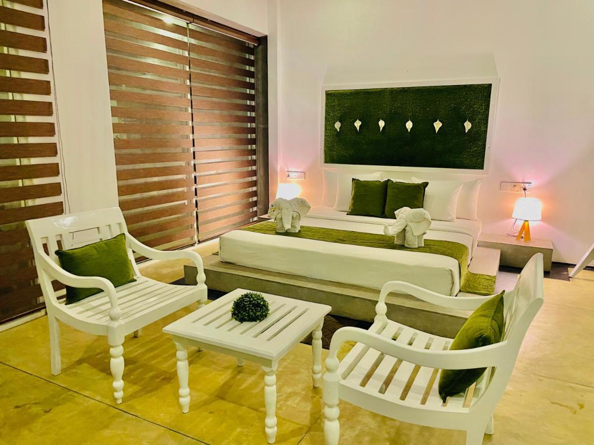 8 Plus Motels Negombo Exterior foto