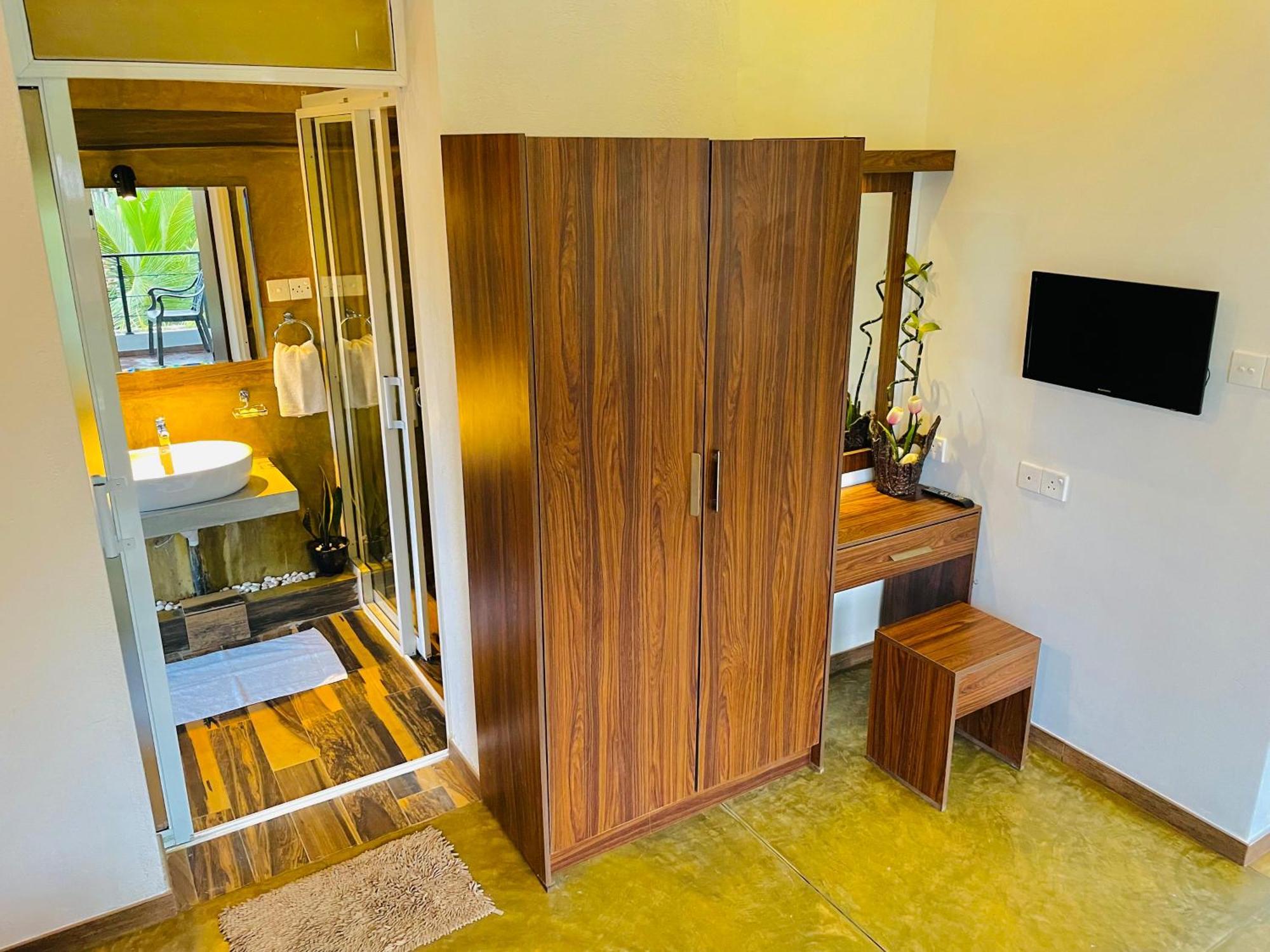 8 Plus Motels Negombo Exterior foto