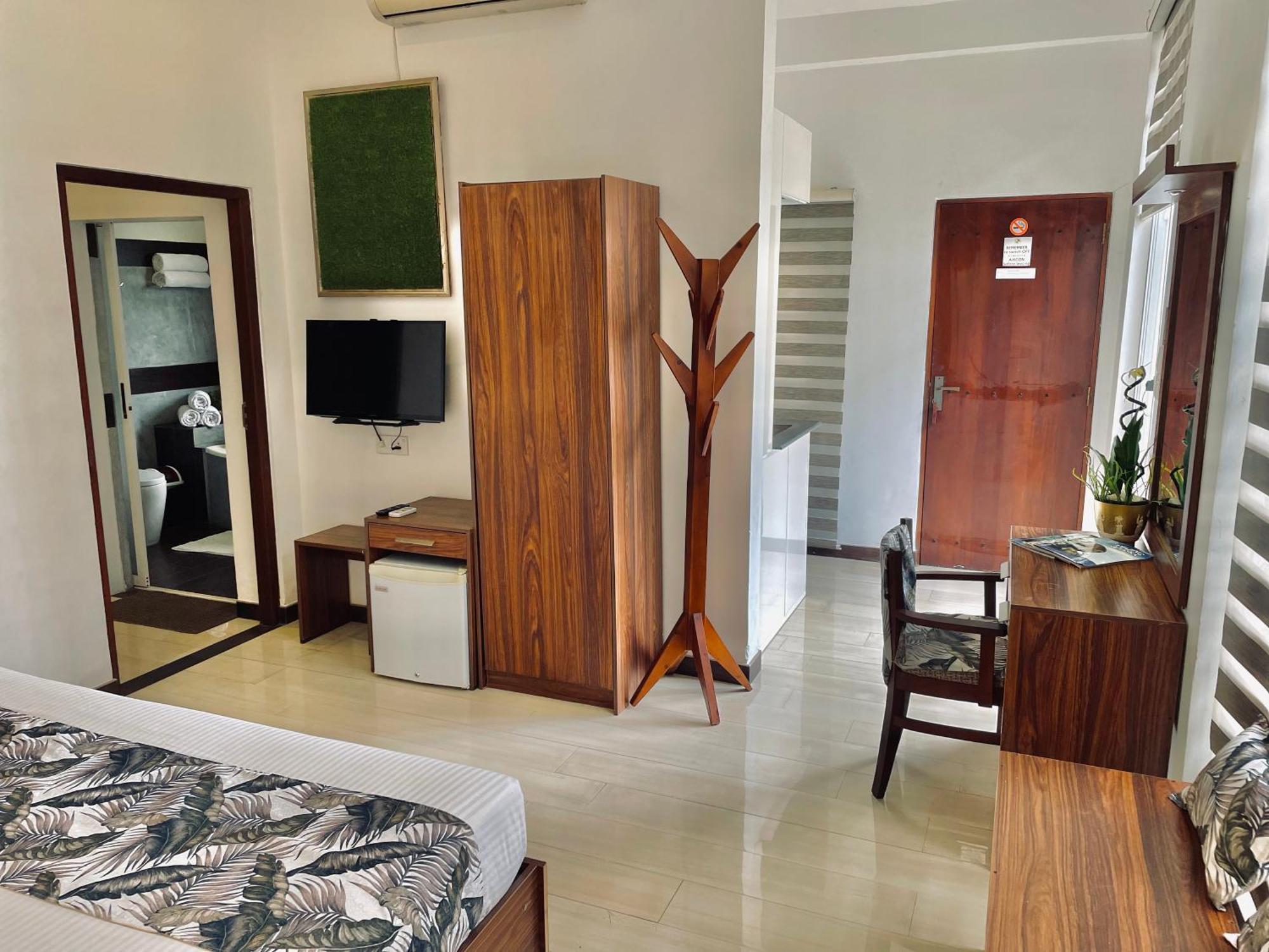 8 Plus Motels Negombo Exterior foto